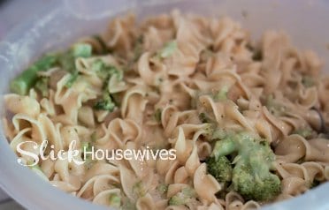 Cheesy Broccoli Chicken Pasta Recipe