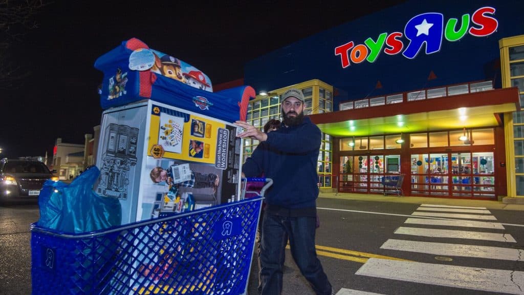 Is Toys R Us going Bankrupt?